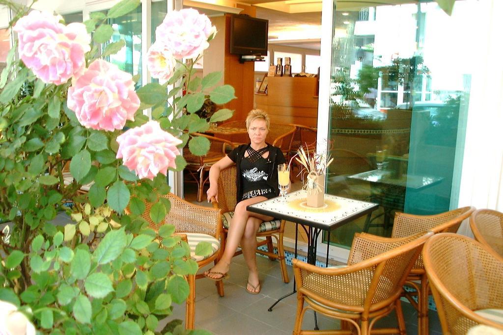 Hotel Kadett Rimini Exterior foto